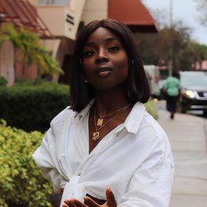 Meet your Posher, Danielle